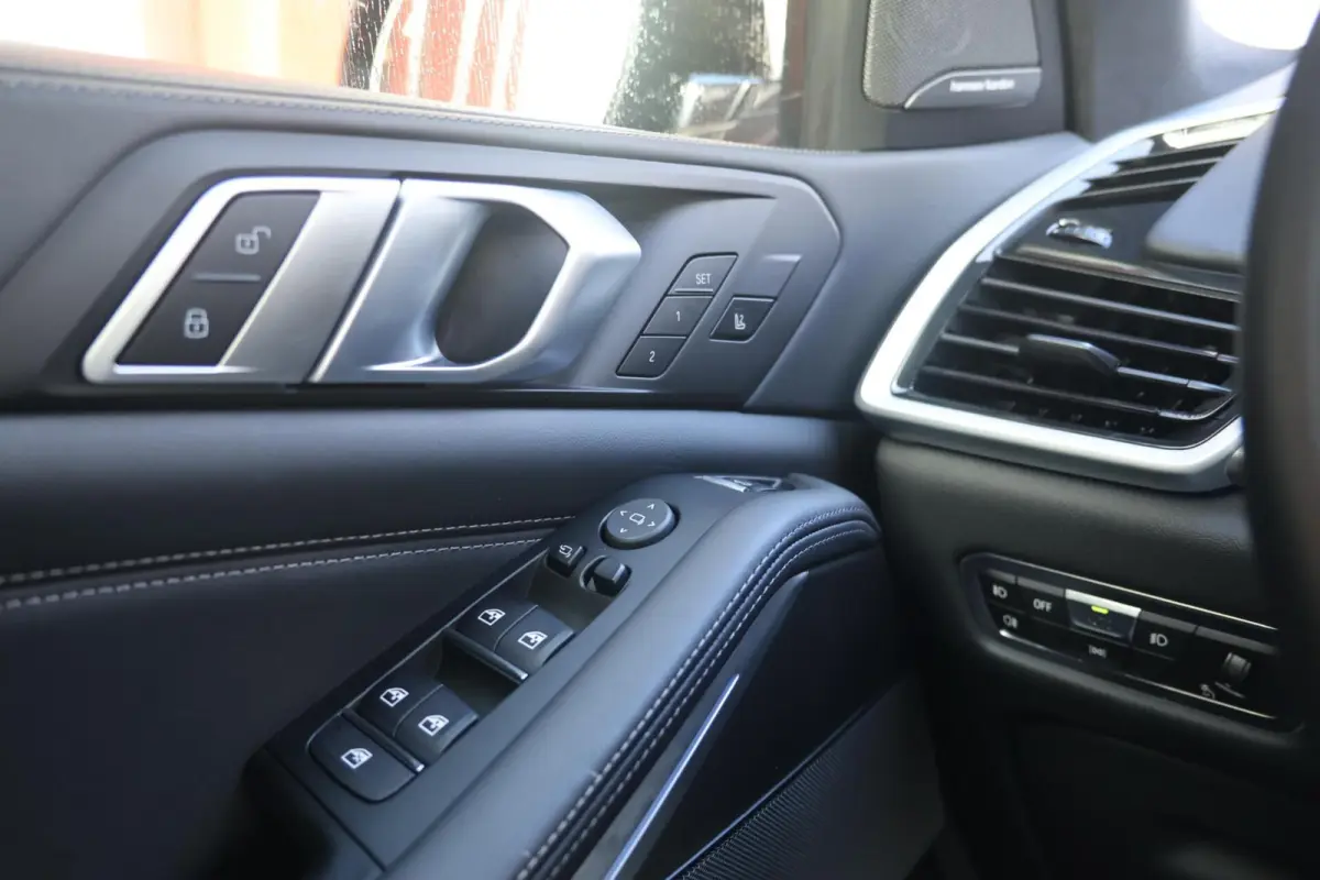 xDrive45e High Executive | M-Sport | HUD | Laser | 22 Inch | SoH 94% | Alcantara Hemel | Camera