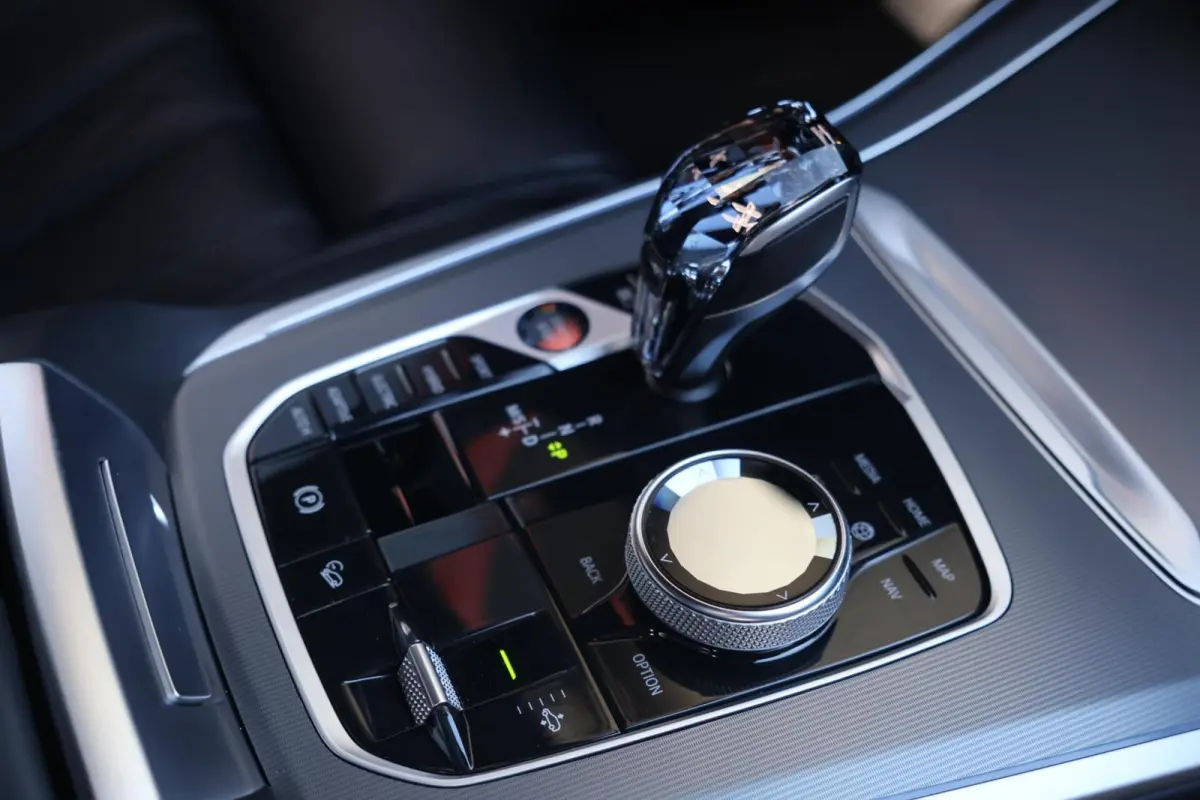 xDrive45e High Executive | M-Sport | HUD | Laser | 22 Inch | SoH 94% | Alcantara Hemel | Camera