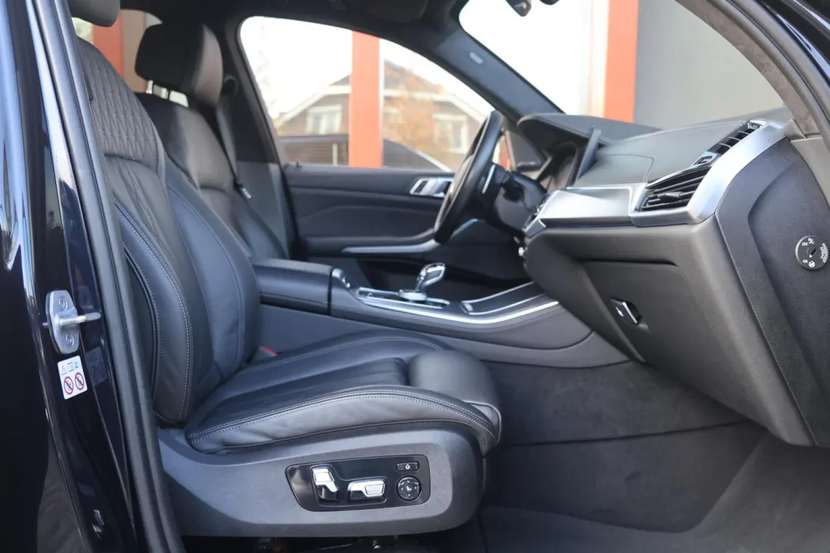 xDrive45e High Executive | M-Sport | HUD | Laser | 22 Inch | SoH 94% | Alcantara Hemel | Camera