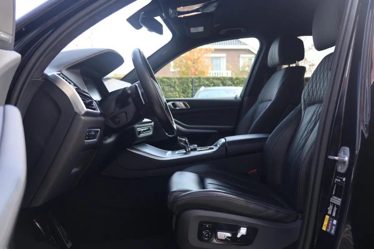 xDrive45e High Executive | M-Sport | HUD | Laser | 22 Inch | SoH 94% | Alcantara Hemel | Camera