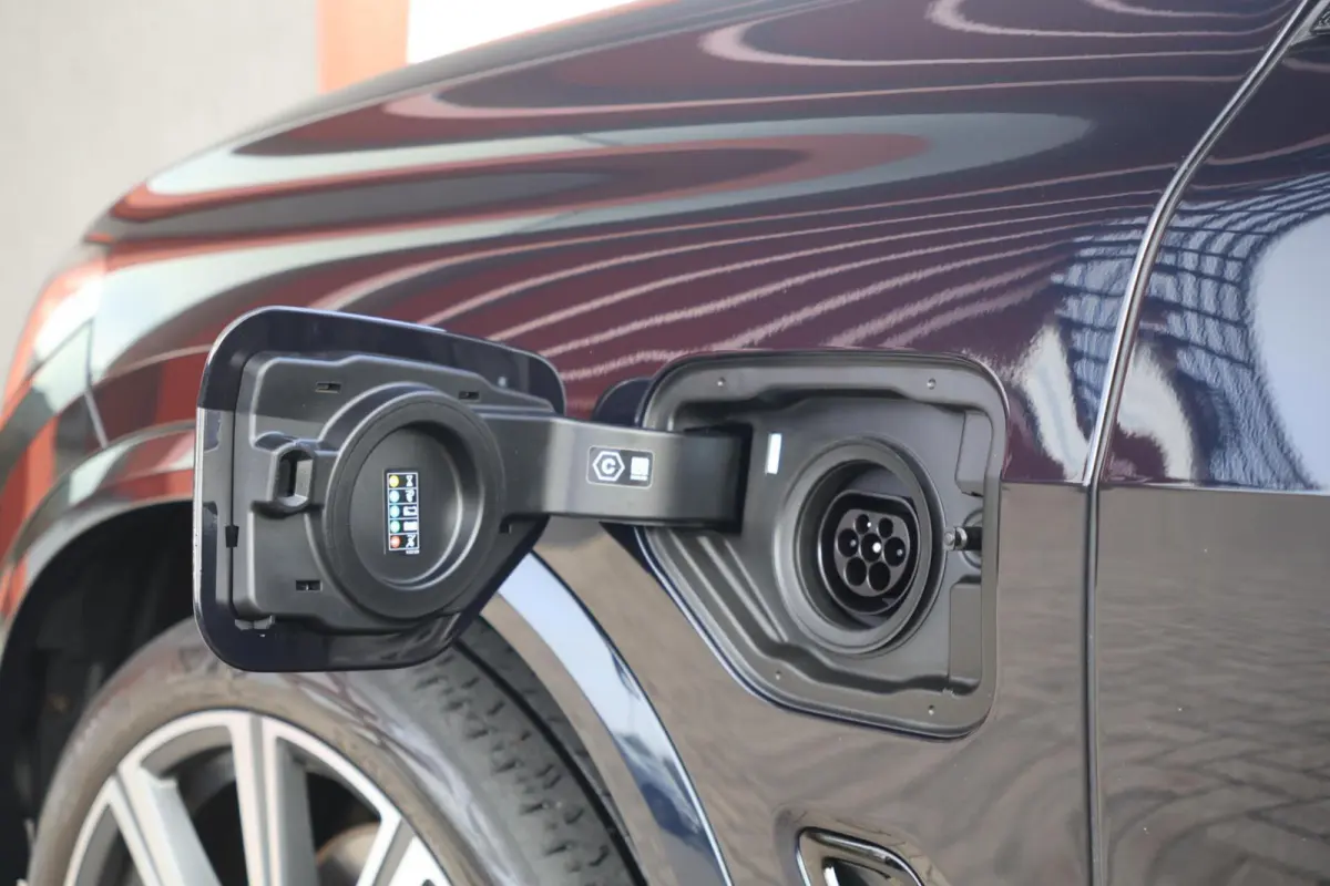 xDrive45e High Executive | M-Sport | HUD | Laser | 22 Inch | SoH 94% | Alcantara Hemel | Camera