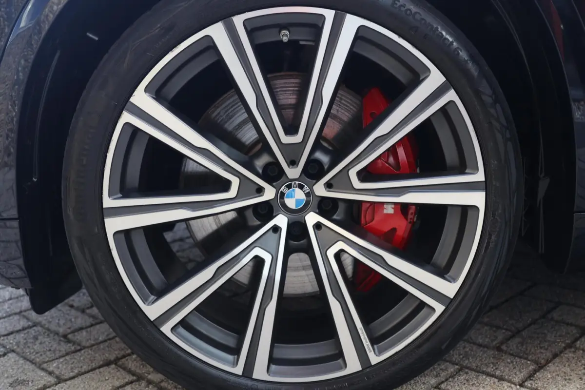 xDrive45e High Executive | M-Sport | HUD | Laser | 22 Inch | SoH 94% | Alcantara Hemel | Camera
