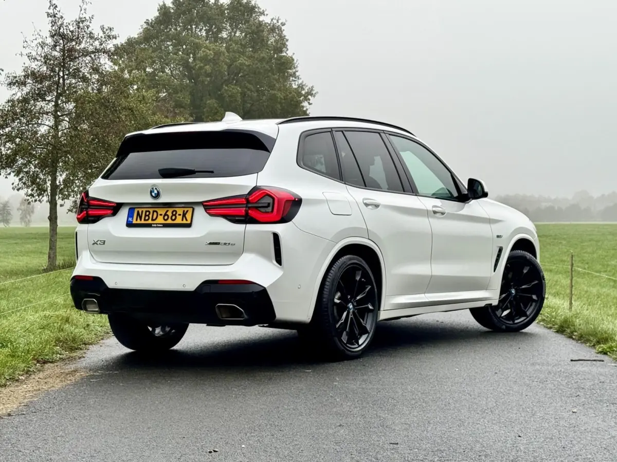 xDrive30e M Sport|SOH87%|Laserlight|HUD|Driving Assistant|Comfort Access|Zeer nette auto!