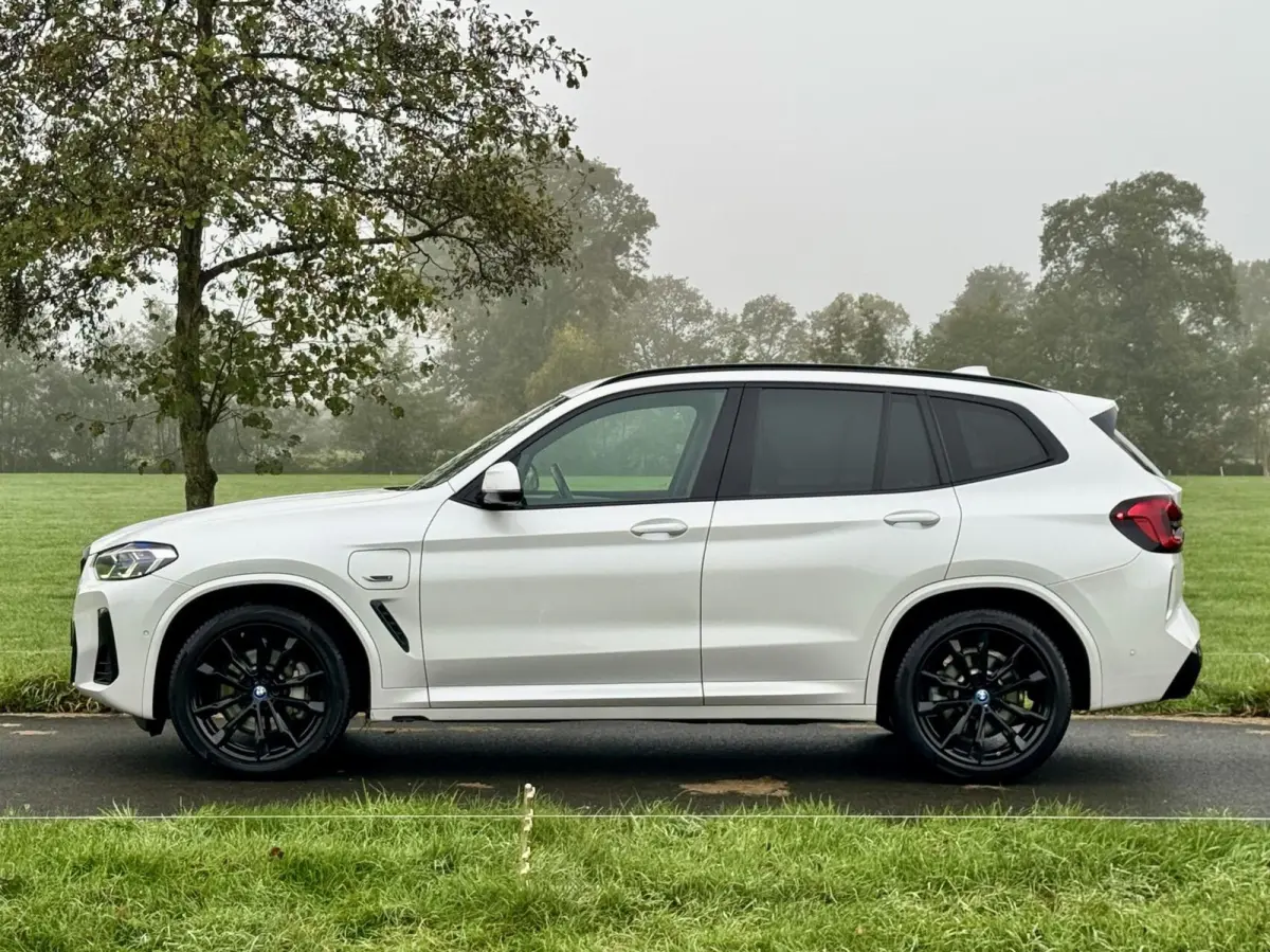 xDrive30e M Sport|SOH87%|Laserlight|HUD|Driving Assistant|Comfort Access|Zeer nette auto!