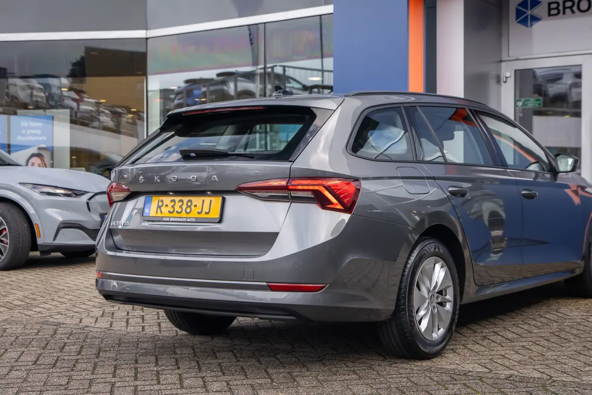 1.0 TSI Ambition | Apple Carplay/Android Auto | Cruise control | Navigatie | Digitaal dashboard | Parkeersensoren | Apple Carplay/Android Auto|telefoonintegratie premium | Keyless start | Me