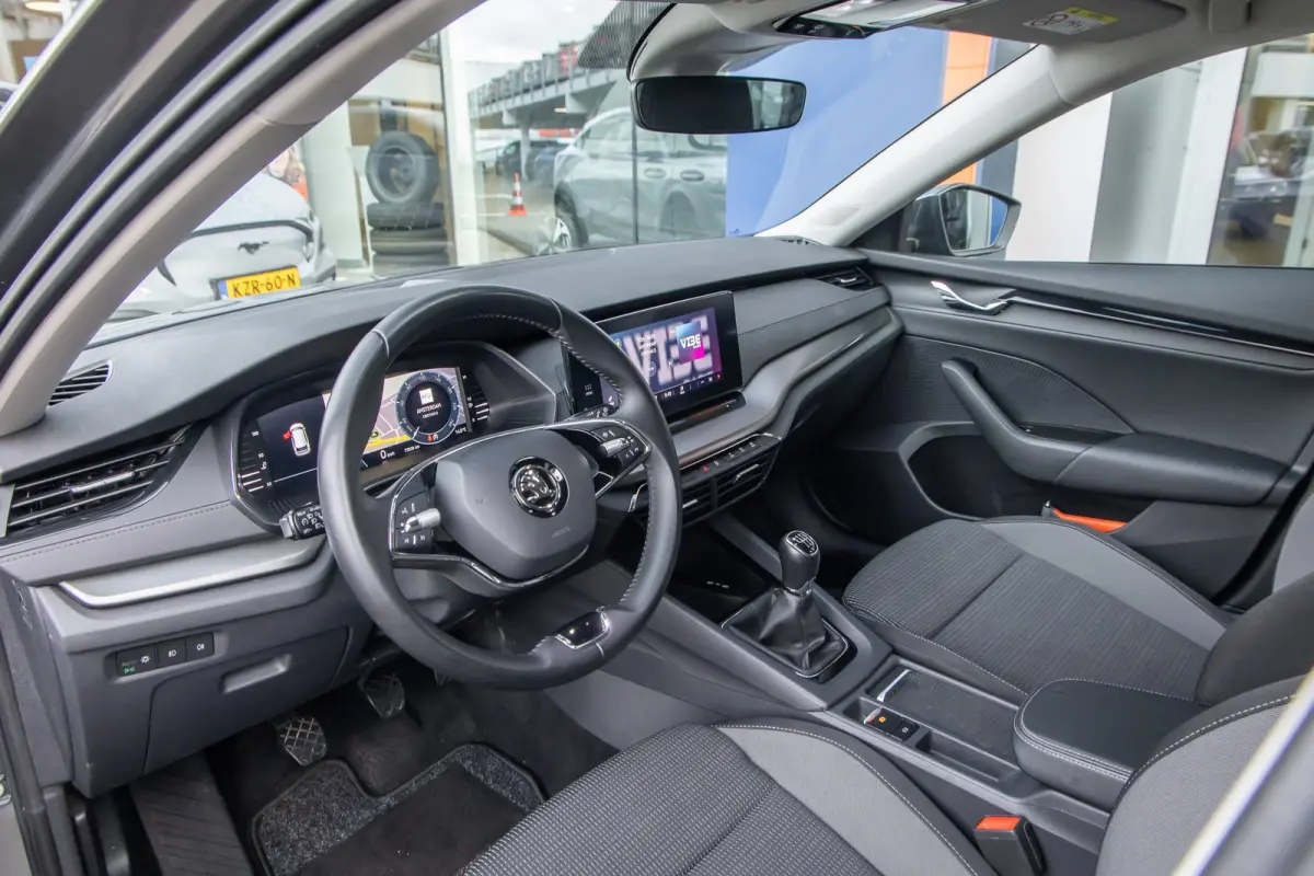 1.0 TSI Ambition | Apple Carplay/Android Auto | Cruise control | Navigatie | Digitaal dashboard | Parkeersensoren | Apple Carplay/Android Auto|telefoonintegratie premium | Keyless start | Me