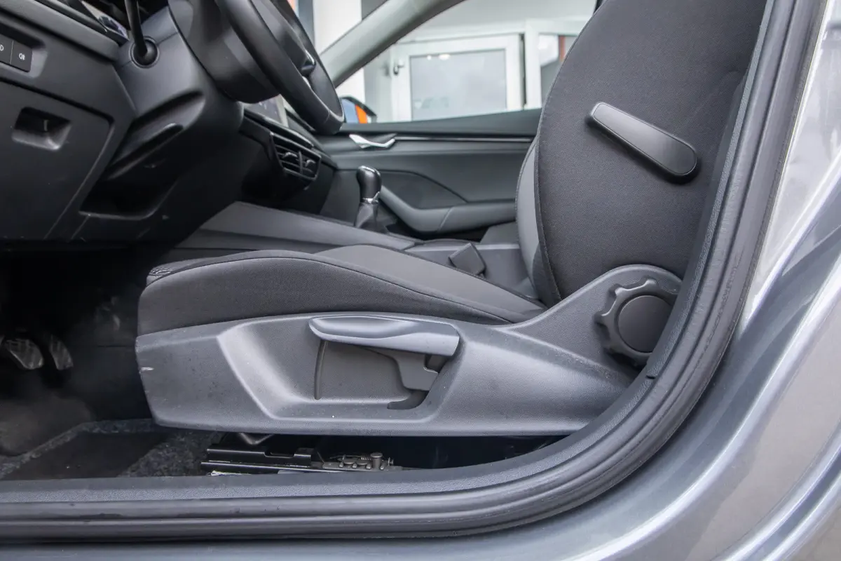 1.0 TSI Ambition | Apple Carplay/Android Auto | Cruise control | Navigatie | Digitaal dashboard | Parkeersensoren | Apple Carplay/Android Auto|telefoonintegratie premium | Keyless start | Me