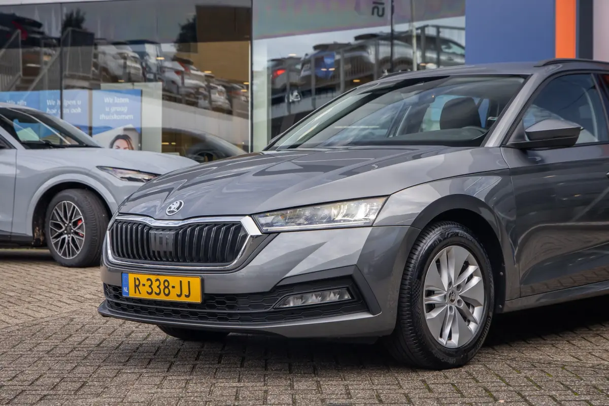 1.0 TSI Ambition | Apple Carplay/Android Auto | Cruise control | Navigatie | Digitaal dashboard | Parkeersensoren | Apple Carplay/Android Auto|telefoonintegratie premium | Keyless start | Me