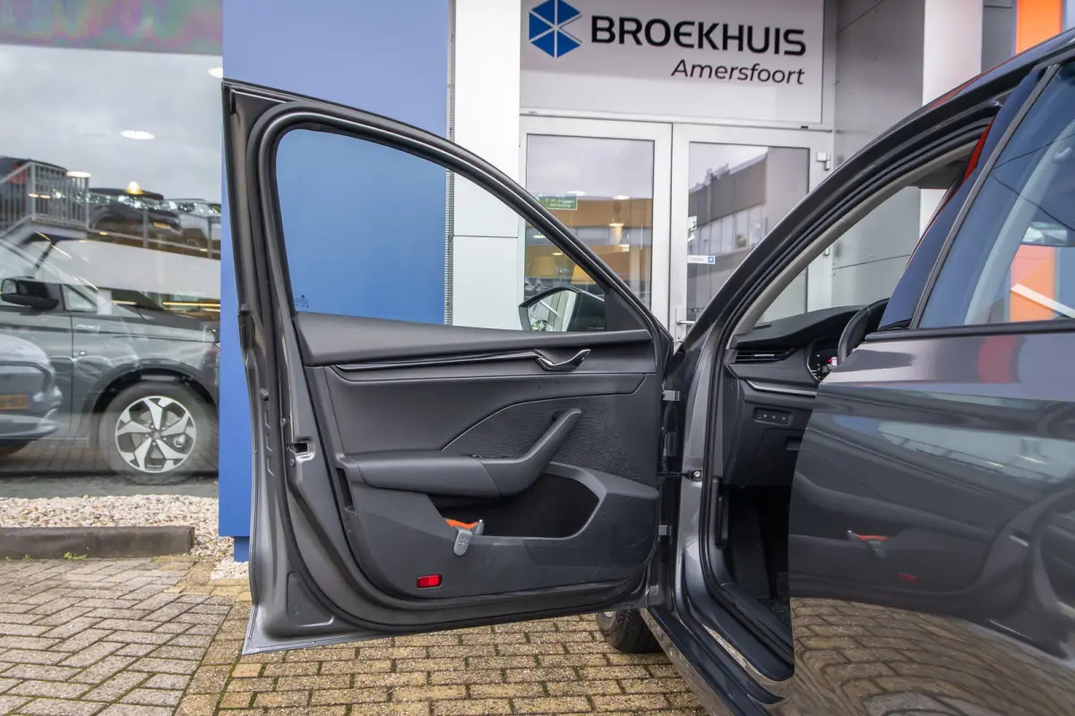 1.0 TSI Ambition | Apple Carplay/Android Auto | Cruise control | Navigatie | Digitaal dashboard | Parkeersensoren | Apple Carplay/Android Auto|telefoonintegratie premium | Keyless start | Me