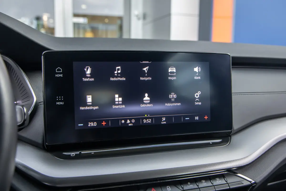 1.0 TSI Ambition | Apple Carplay/Android Auto | Cruise control | Navigatie | Digitaal dashboard | Parkeersensoren | Apple Carplay/Android Auto|telefoonintegratie premium | Keyless start | Me