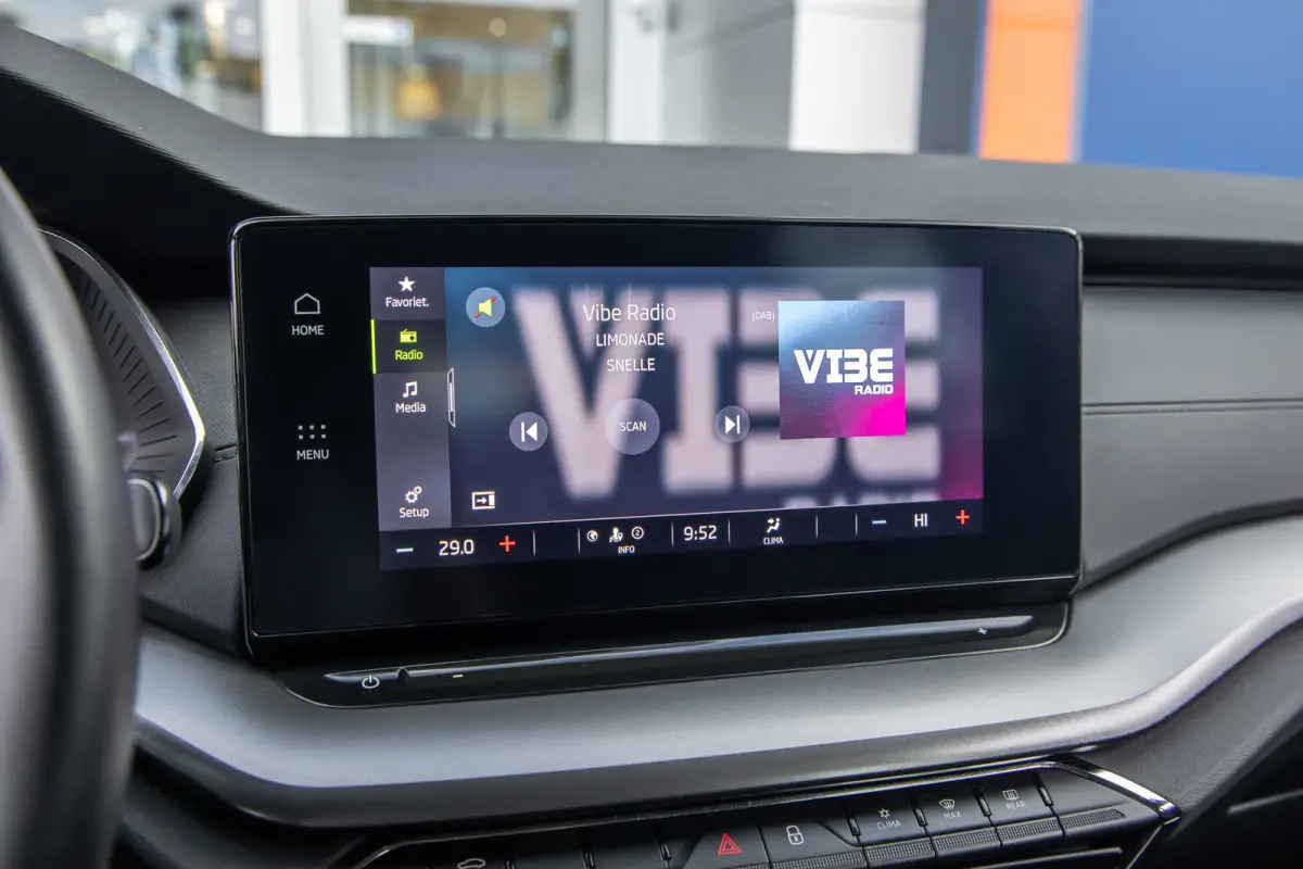 1.0 TSI Ambition | Apple Carplay/Android Auto | Cruise control | Navigatie | Digitaal dashboard | Parkeersensoren | Apple Carplay/Android Auto|telefoonintegratie premium | Keyless start | Me