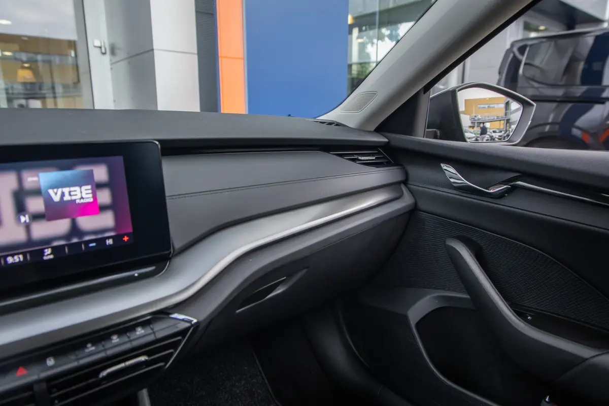 1.0 TSI Ambition | Apple Carplay/Android Auto | Cruise control | Navigatie | Digitaal dashboard | Parkeersensoren | Apple Carplay/Android Auto|telefoonintegratie premium | Keyless start | Me