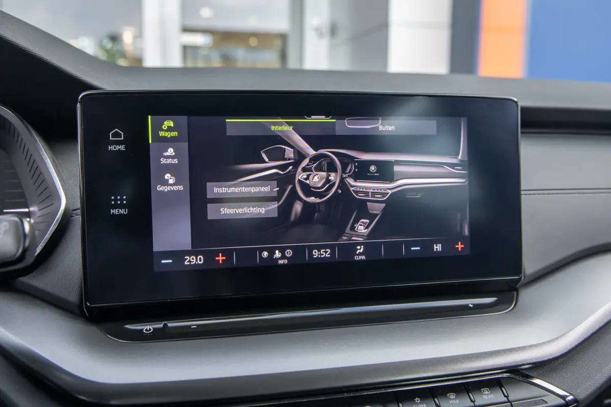 1.0 TSI Ambition | Apple Carplay/Android Auto | Cruise control | Navigatie | Digitaal dashboard | Parkeersensoren | Apple Carplay/Android Auto|telefoonintegratie premium | Keyless start | Me