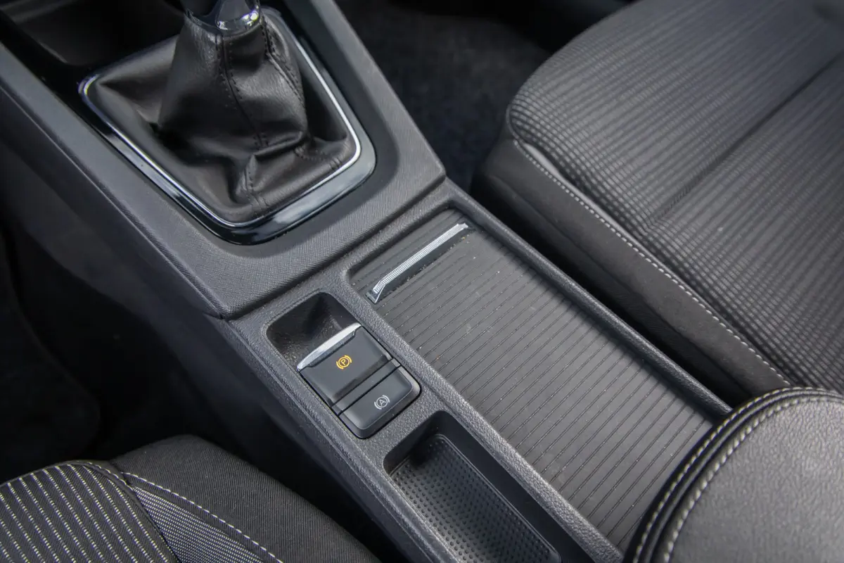 1.0 TSI Ambition | Apple Carplay/Android Auto | Cruise control | Navigatie | Digitaal dashboard | Parkeersensoren | Apple Carplay/Android Auto|telefoonintegratie premium | Keyless start | Me