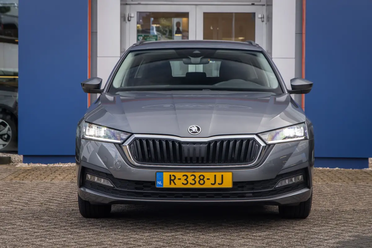 1.0 TSI Ambition | Apple Carplay/Android Auto | Cruise control | Navigatie | Digitaal dashboard | Parkeersensoren | Apple Carplay/Android Auto|telefoonintegratie premium | Keyless start | Me