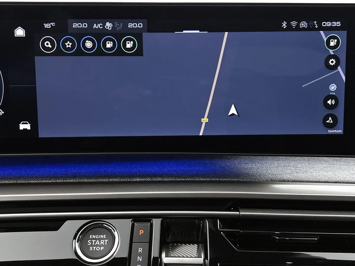 GT 195pk Plug-in Hybrid Automaat | Navigatie | 360 Camera | Elektrische achterklep | Stoelverwarming | Cruise control adaptief | Full LED koplampen | Lichtmetalen velgen 19 inch | Apple Carp