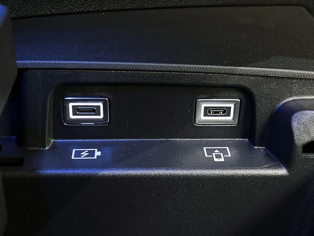 GT 195pk Plug-in Hybrid Automaat | Navigatie | 360 Camera | Elektrische achterklep | Stoelverwarming | Cruise control adaptief | Full LED koplampen | Lichtmetalen velgen 19 inch | Apple Carp