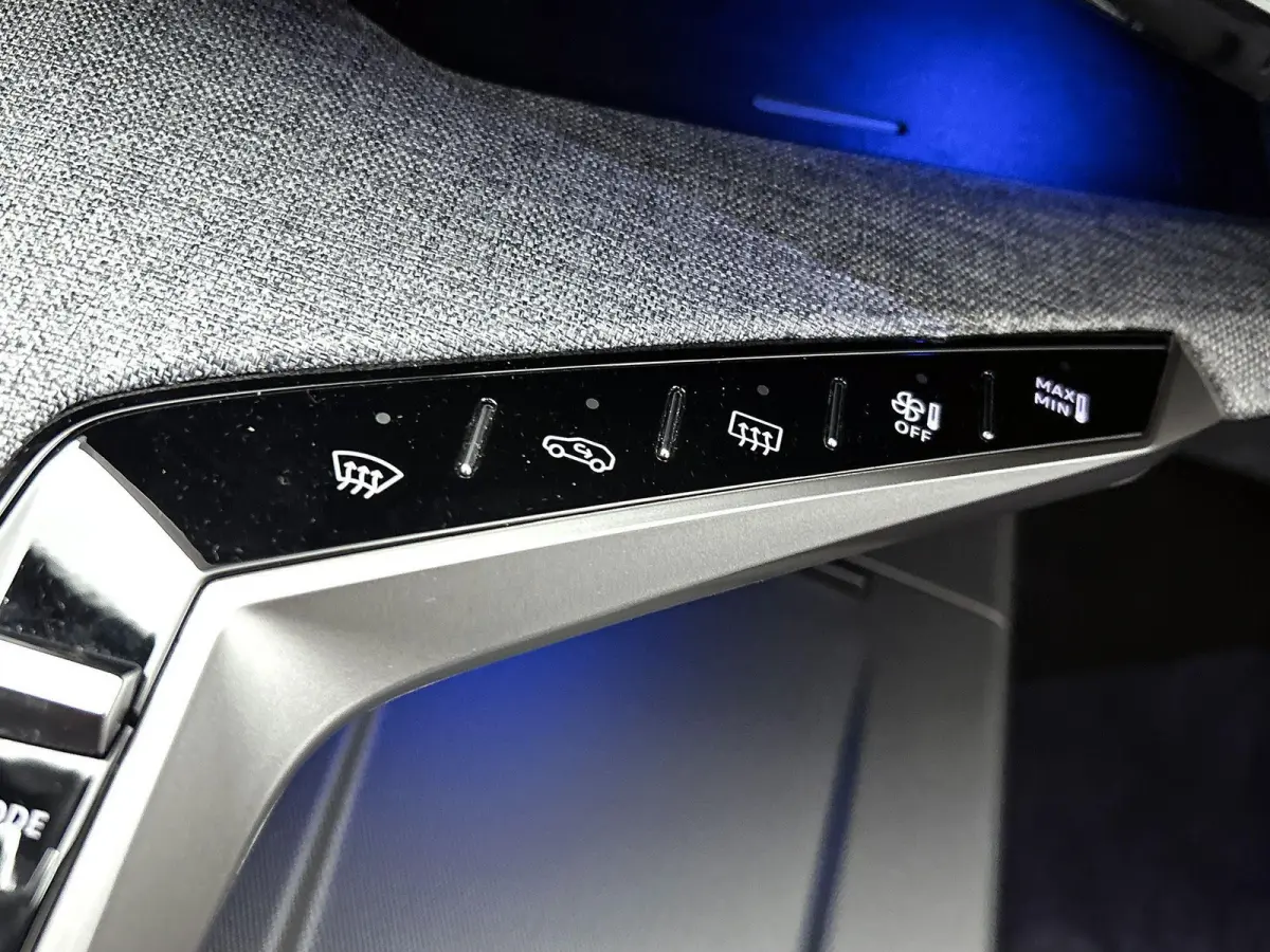 GT 195pk Plug-in Hybrid Automaat | Navigatie | 360 Camera | Elektrische achterklep | Stoelverwarming | Cruise control adaptief | Full LED koplampen | Lichtmetalen velgen 19 inch | Apple Carp