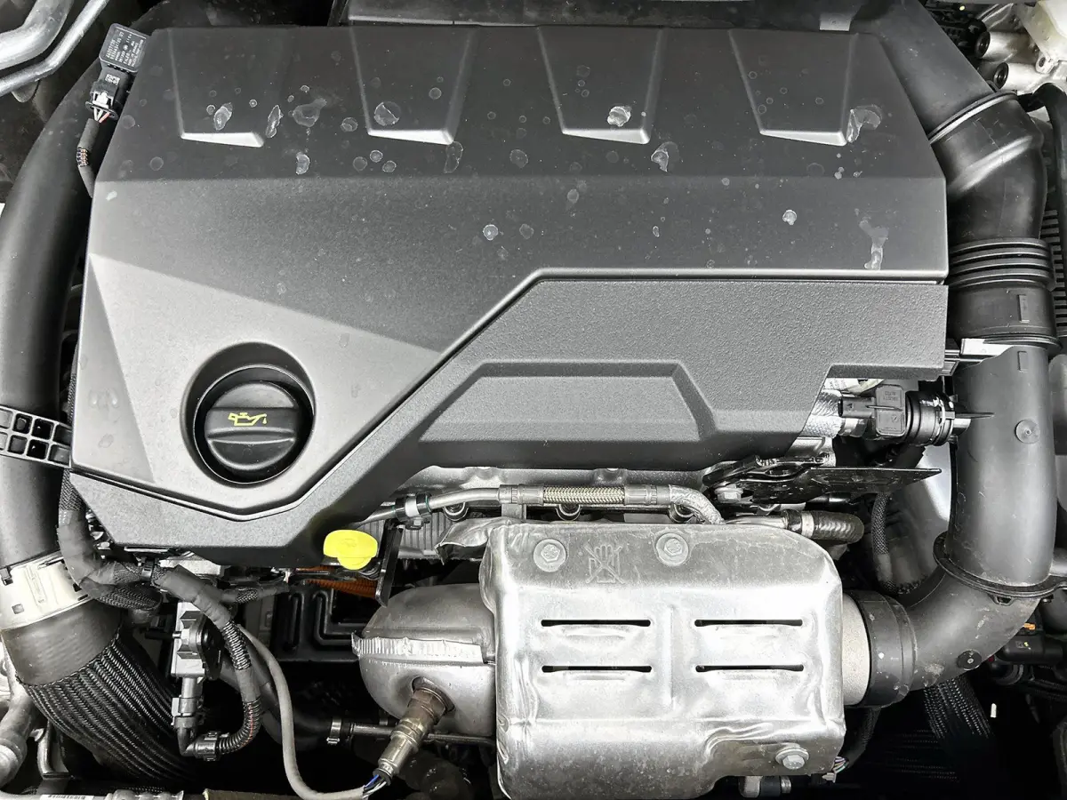 GT 195pk Plug-in Hybrid Automaat | Navigatie | 360 Camera | Elektrische achterklep | Stoelverwarming | Cruise control adaptief | Full LED koplampen | Lichtmetalen velgen 19 inch | Apple Carp