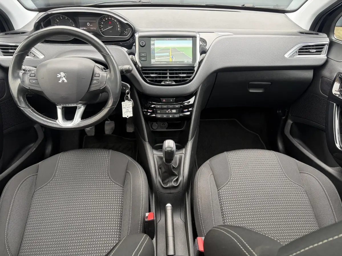 1.2 PureTech Allure ✓D-riem vv in 12-2023✓1e Eigenaar✓Afn Trekhaak✓Dealer Onderhouden✓Pano✓Camera✓Carplay✓Navi✓✓Clima✓Cruise✓Lm velgen✓Pdc✓Recent beurt gehad✓5 