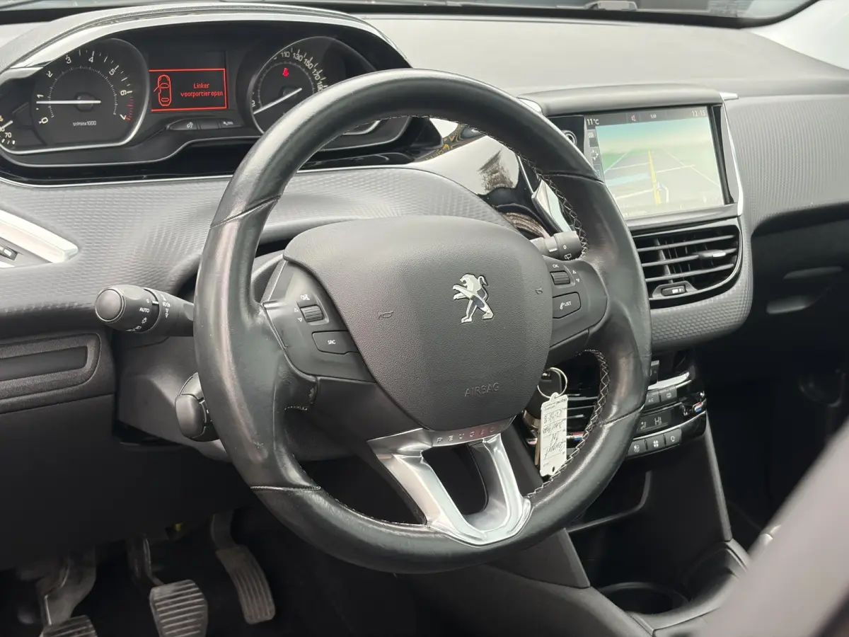 1.2 PureTech Allure ✓D-riem vv in 12-2023✓1e Eigenaar✓Afn Trekhaak✓Dealer Onderhouden✓Pano✓Camera✓Carplay✓Navi✓✓Clima✓Cruise✓Lm velgen✓Pdc✓Recent beurt gehad✓5 
