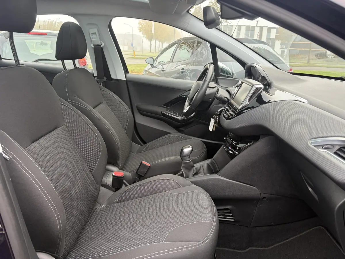 1.2 PureTech Allure ✓D-riem vv in 12-2023✓1e Eigenaar✓Afn Trekhaak✓Dealer Onderhouden✓Pano✓Camera✓Carplay✓Navi✓✓Clima✓Cruise✓Lm velgen✓Pdc✓Recent beurt gehad✓5 