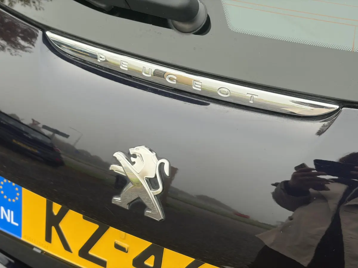 1.2 PureTech Allure ✓D-riem vv in 12-2023✓1e Eigenaar✓Afn Trekhaak✓Dealer Onderhouden✓Pano✓Camera✓Carplay✓Navi✓✓Clima✓Cruise✓Lm velgen✓Pdc✓Recent beurt gehad✓5 