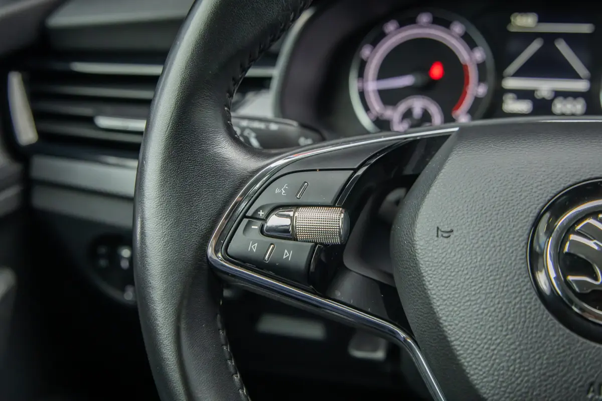1.0 TSI Ambition | Apple Carplay/Android Auto | Cruise control | Parkeersensoren | Elektrische ramen | Lichtmetalen velgen | Airco | Apple Carplay/Android Auto|telefoonintegratie premium | C