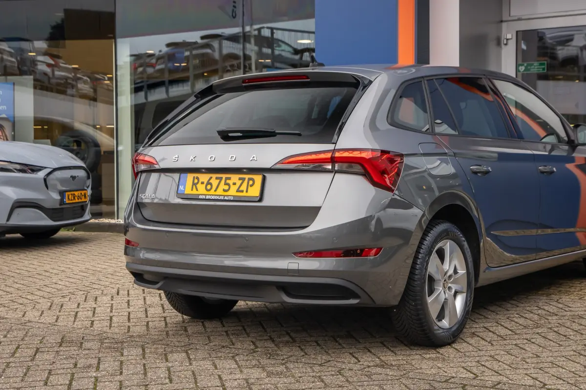 1.0 TSI Ambition | Apple Carplay/Android Auto | Cruise control | Parkeersensoren | Elektrische ramen | Lichtmetalen velgen | Airco | Apple Carplay/Android Auto|telefoonintegratie premium | C