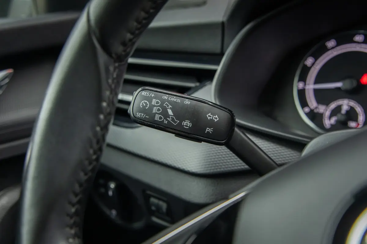 1.0 TSI Ambition | Apple Carplay/Android Auto | Cruise control | Parkeersensoren | Elektrische ramen | Lichtmetalen velgen | Airco | Apple Carplay/Android Auto|telefoonintegratie premium | C