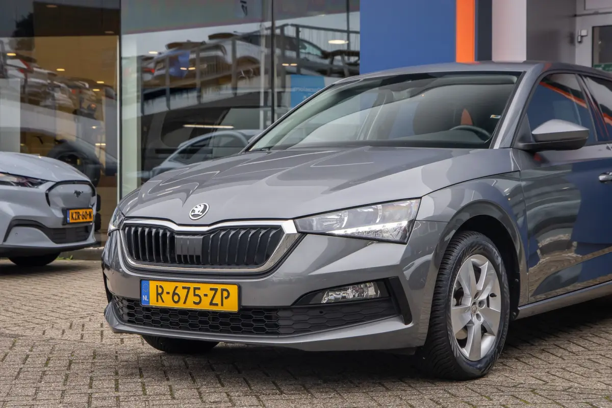 1.0 TSI Ambition | Apple Carplay/Android Auto | Cruise control | Parkeersensoren | Elektrische ramen | Lichtmetalen velgen | Airco | Apple Carplay/Android Auto|telefoonintegratie premium | C