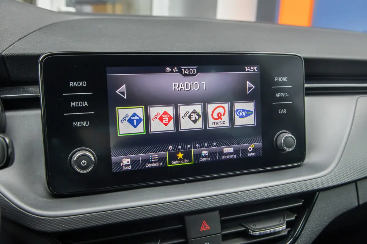 1.0 TSI Ambition | Apple Carplay/Android Auto | Cruise control | Parkeersensoren | Elektrische ramen | Lichtmetalen velgen | Airco | Apple Carplay/Android Auto|telefoonintegratie premium | C