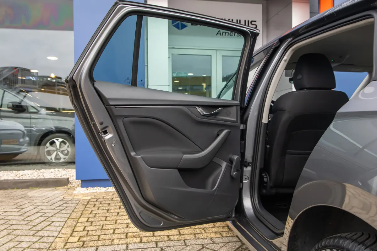 1.0 TSI Ambition | Apple Carplay/Android Auto | Cruise control | Parkeersensoren | Elektrische ramen | Lichtmetalen velgen | Airco | Apple Carplay/Android Auto|telefoonintegratie premium | C