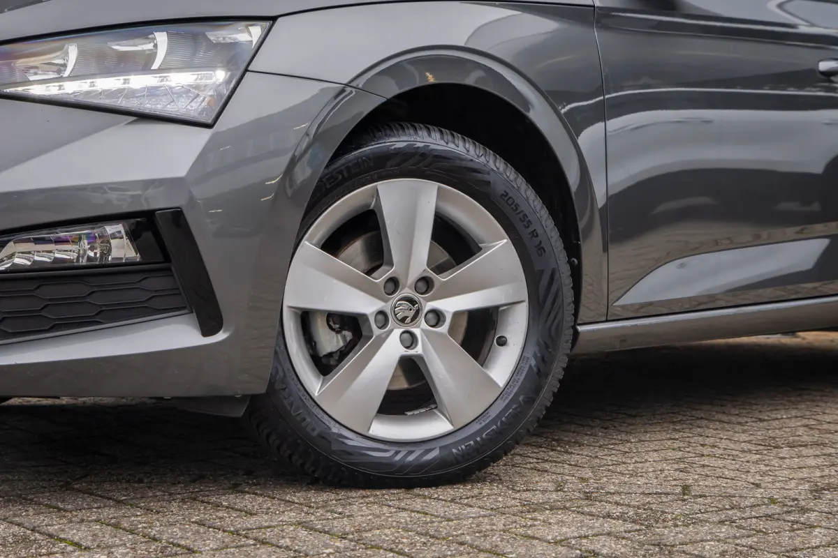 1.0 TSI Ambition | Apple Carplay/Android Auto | Cruise control | Parkeersensoren | Elektrische ramen | Lichtmetalen velgen | Airco | Apple Carplay/Android Auto|telefoonintegratie premium | C
