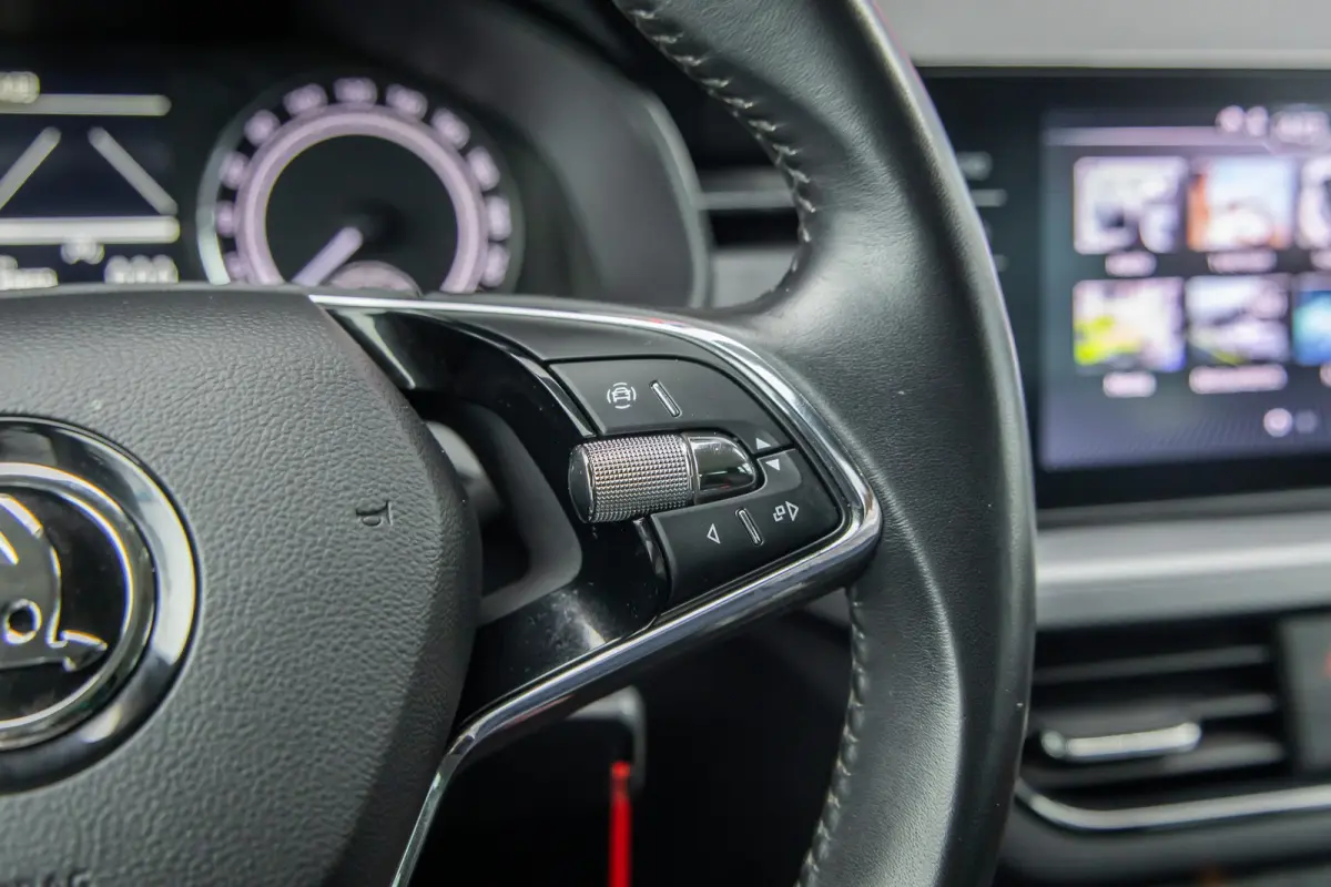 1.0 TSI Ambition | Apple Carplay/Android Auto | Cruise control | Parkeersensoren | Elektrische ramen | Lichtmetalen velgen | Airco | Apple Carplay/Android Auto|telefoonintegratie premium | C