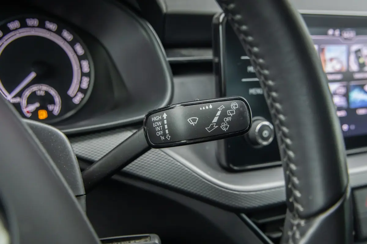 1.0 TSI Ambition | Apple Carplay/Android Auto | Cruise control | Parkeersensoren | Elektrische ramen | Lichtmetalen velgen | Airco | Apple Carplay/Android Auto|telefoonintegratie premium | C