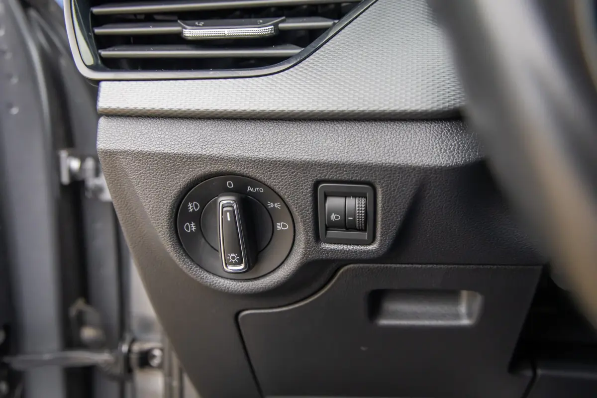 1.0 TSI Ambition | Apple Carplay/Android Auto | Cruise control | Parkeersensoren | Elektrische ramen | Lichtmetalen velgen | Airco | Apple Carplay/Android Auto|telefoonintegratie premium | C