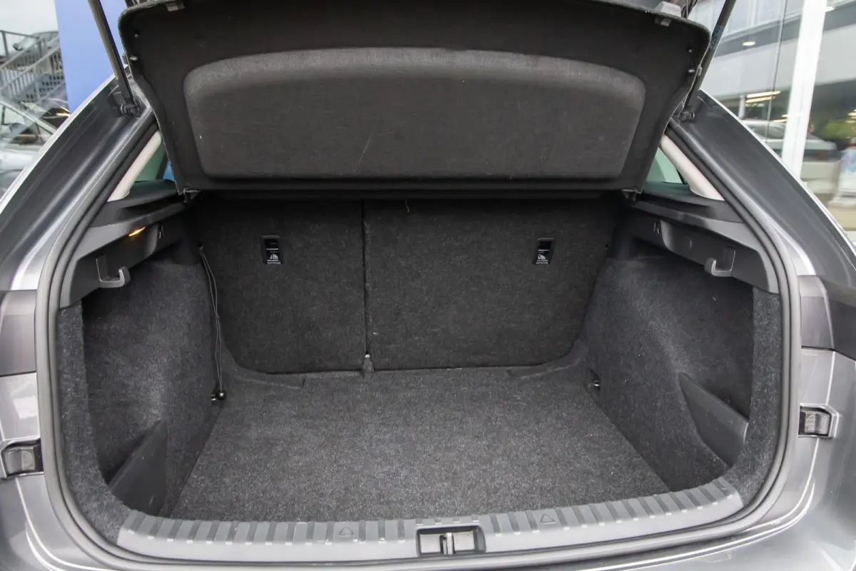 1.0 TSI Ambition | Apple Carplay/Android Auto | Cruise control | Parkeersensoren | Elektrische ramen | Lichtmetalen velgen | Airco | Apple Carplay/Android Auto|telefoonintegratie premium | C