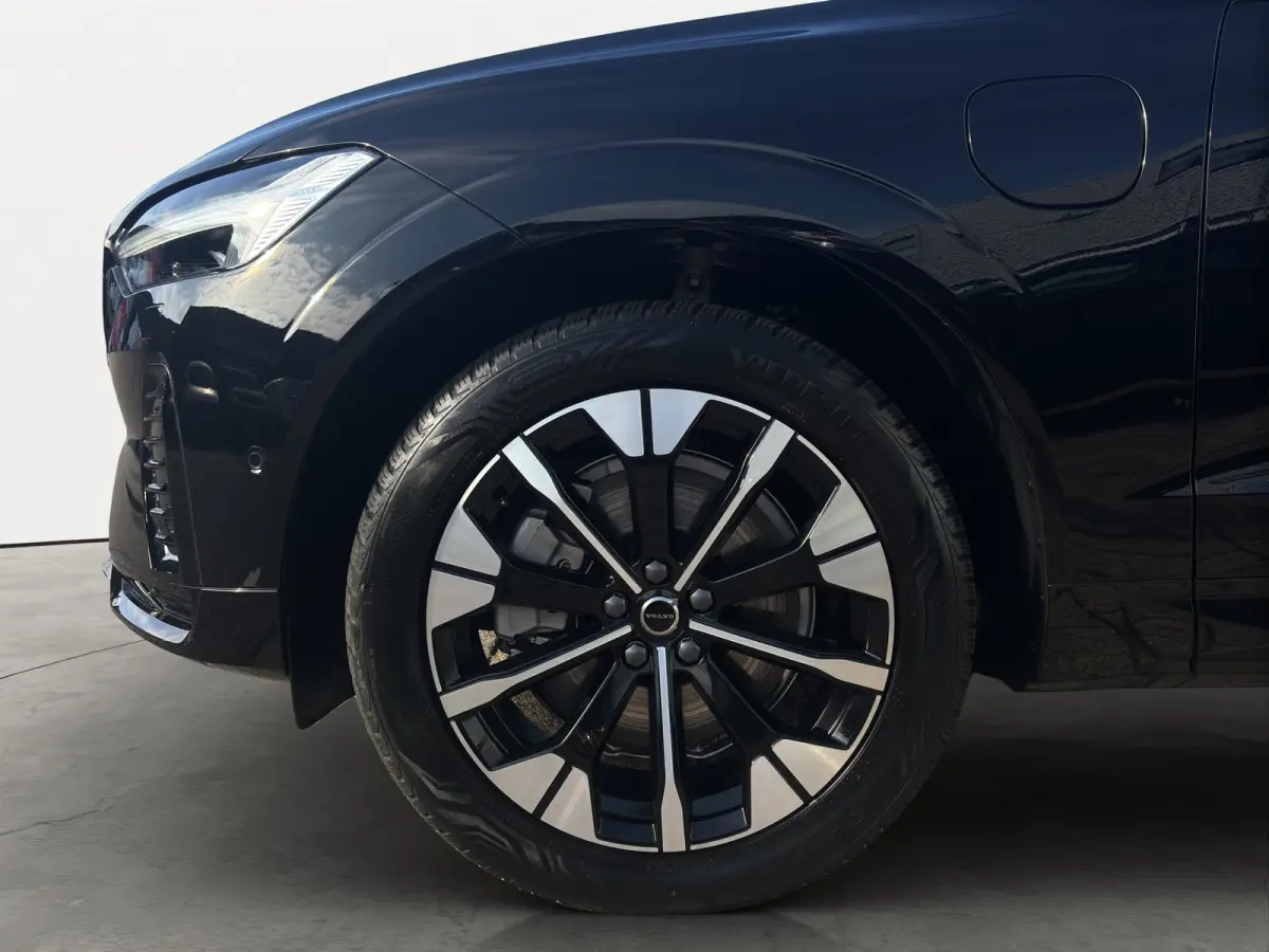 2.0 T6 Plug-in hybrid AWD Ultra Dark | Trekhaak | Luchtvering | Panoramadak | 360 Camera | Memory seats |