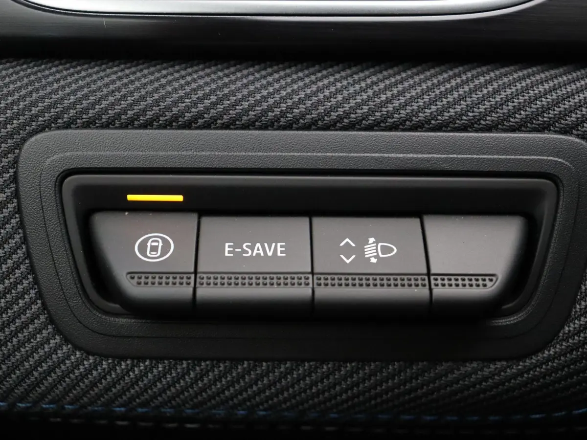 1.8 E-Tech full hybrid 160 esprit Alpine | Schuif/kanteldak | Stoel/stuur verwarming | Elektrische voorruit verwarming | 360' camera |