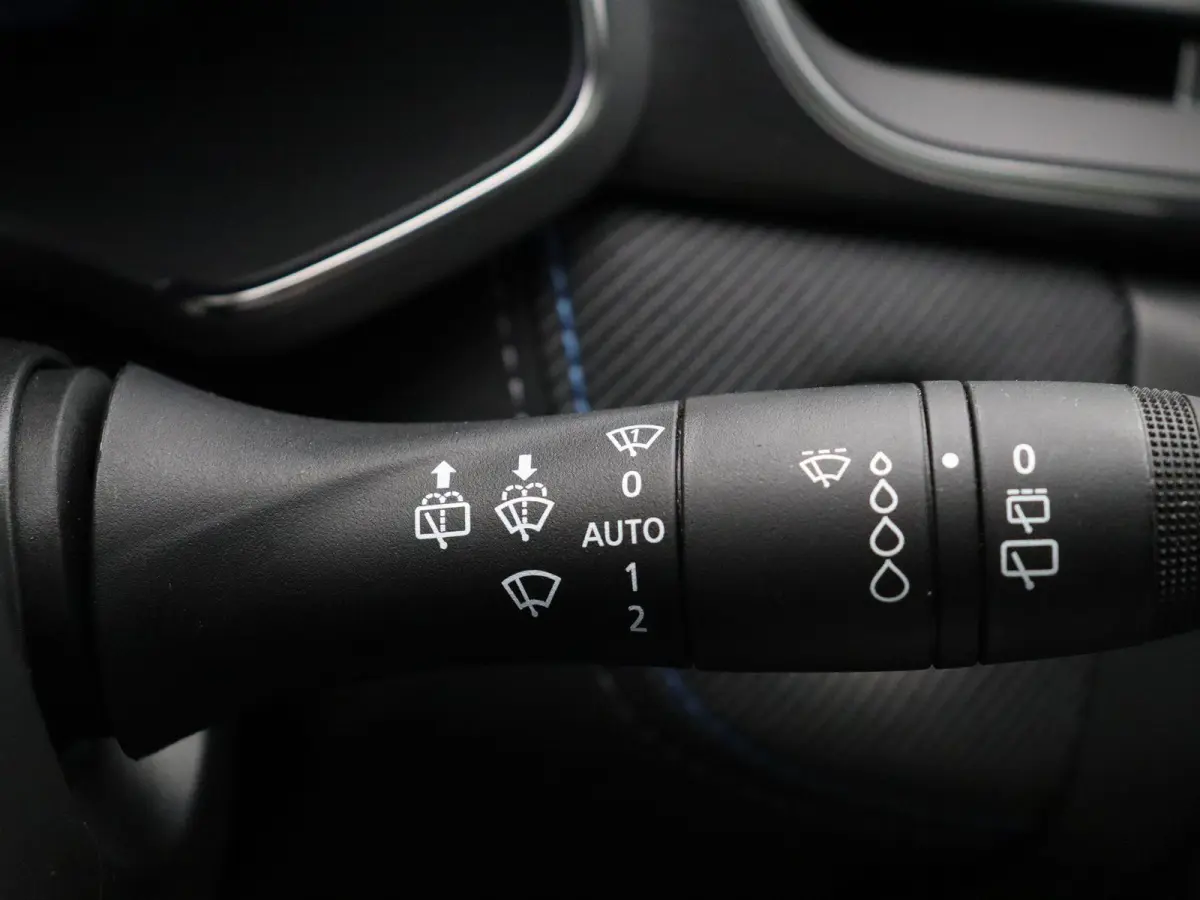 1.8 E-Tech full hybrid 160 esprit Alpine | Schuif/kanteldak | Stoel/stuur verwarming | Elektrische voorruit verwarming | 360' camera |