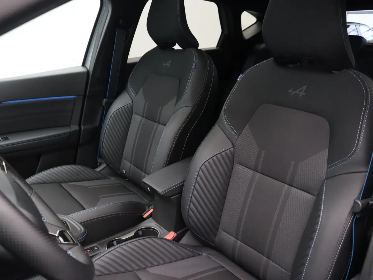 1.8 E-Tech full hybrid 160 esprit Alpine | Schuif/kanteldak | Stoel/stuur verwarming | Elektrische voorruit verwarming | 360' camera |