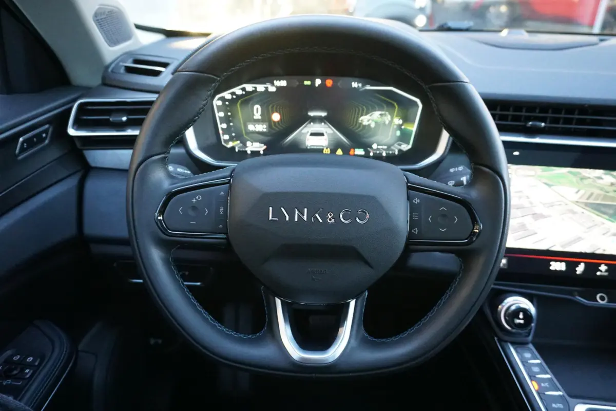 1.5 261PK BLACK PACK + PANORAMA / 360 CAMERA / 20 INCH ZWARTE VELGEN