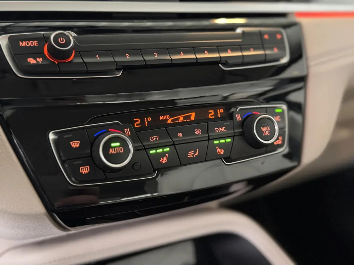 sDrive20i Orange Edition