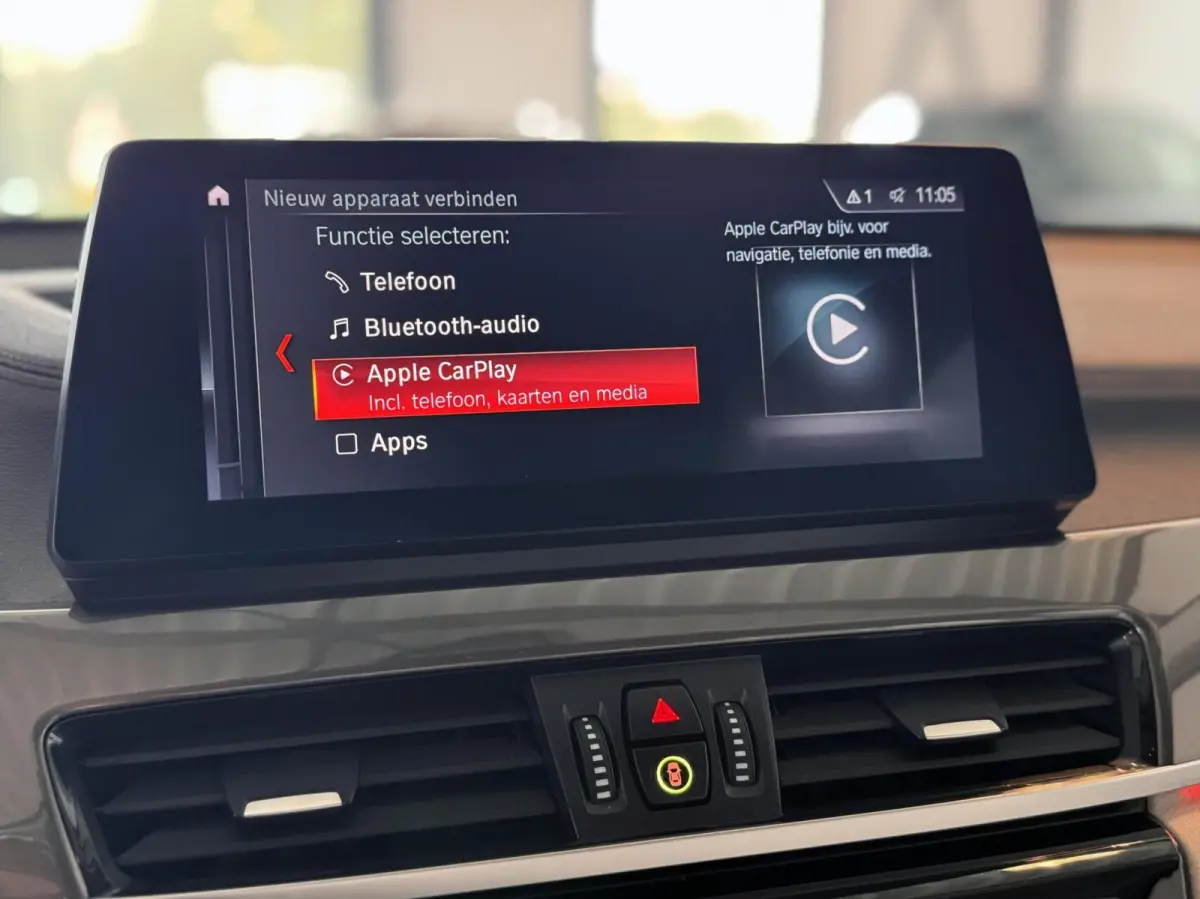 sDrive20i Orange Edition