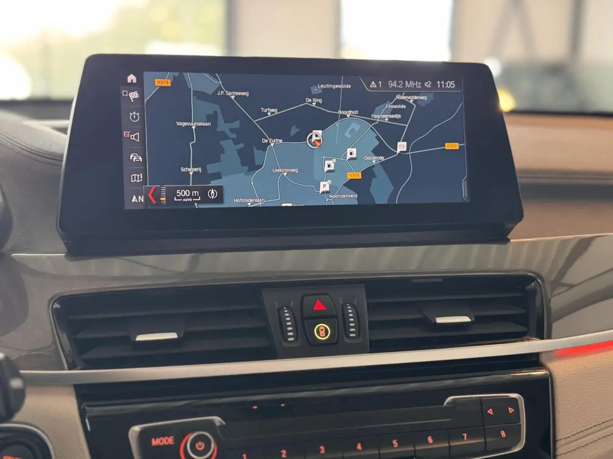 sDrive20i Orange Edition