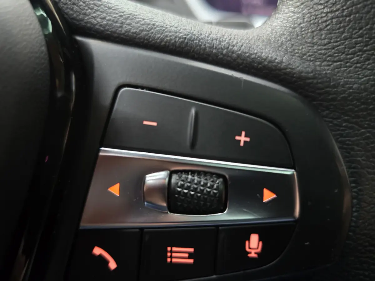 118i High Executive Pano Clima Camera HUD Navi LM