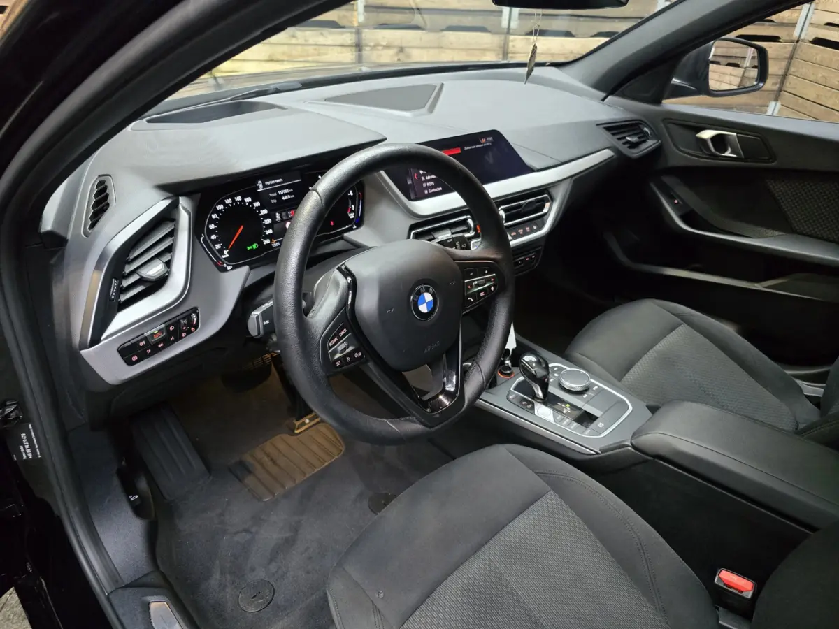 118i High Executive Pano Clima Camera HUD Navi LM