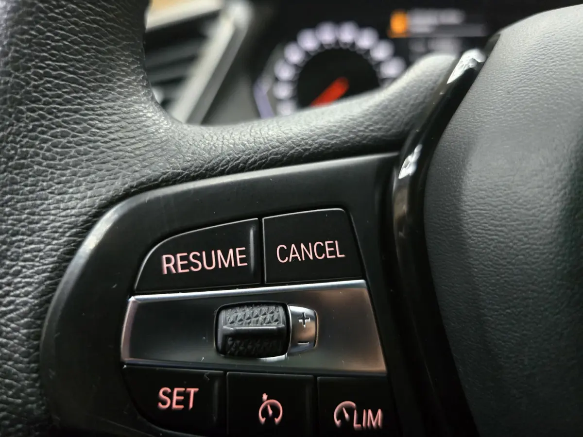 118i High Executive Pano Clima Camera HUD Navi LM