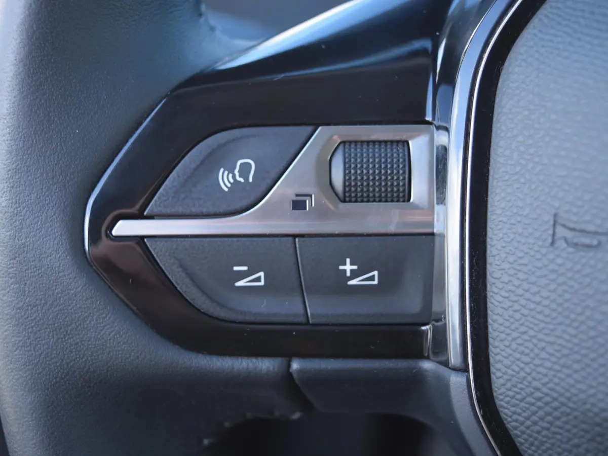 1.2 PureTech Blue Lease Allure | 100 PK | NAVI | TREKHAAK | PARKEERSENSOREN MET CAMERA | CLIMATE CONTROL |